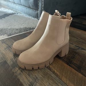 madden girl Tessa Women's Chelsea Boot